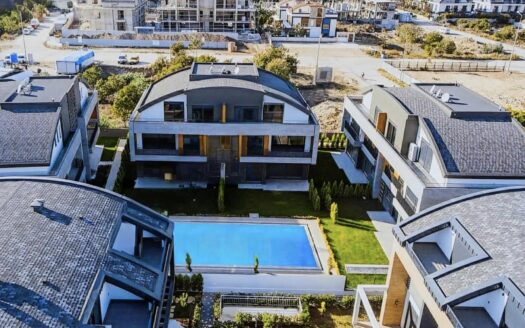 Luxurious 7+1 Triplex Villa in Molla Yusuf, Konyaaltı, Antalya