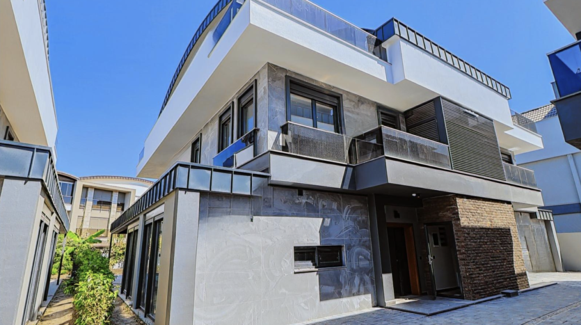 Luxurious 7+1 Villa with Private Pool and Spacious Garden in Molla Yusuf, Konyaaltı, Antalya